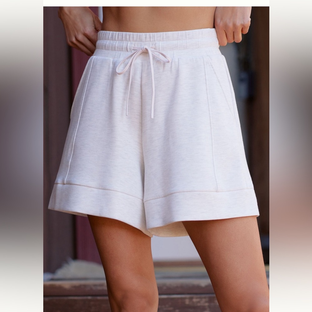 Varley Alder Shorts size small Color Ivory Marl